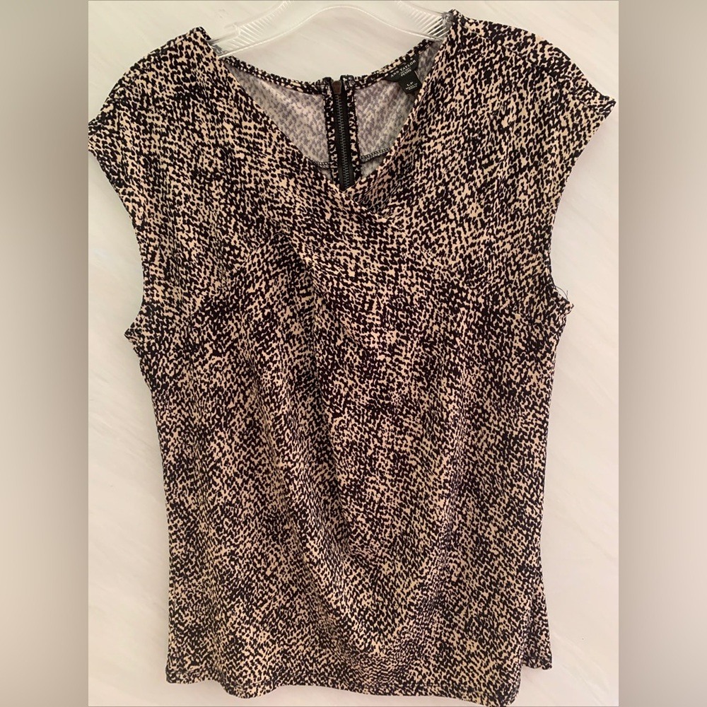 Ann Taylor LP Black Animal Print Back Zip Semi Fitted Sleeveless Tank Top Blouse